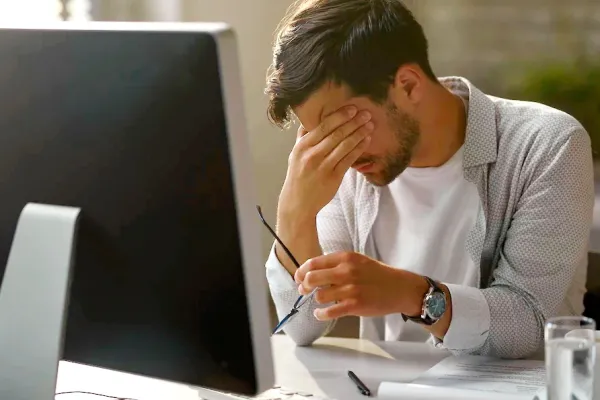 Как аферисты притворяются начальниками