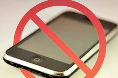 В белорусских школах введен запрет на мобильные телефоны во время занятий