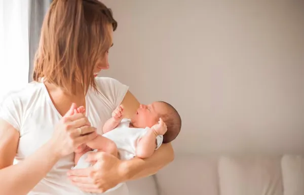 Молодые матери столицы получат дополнительную финансовую поддержку