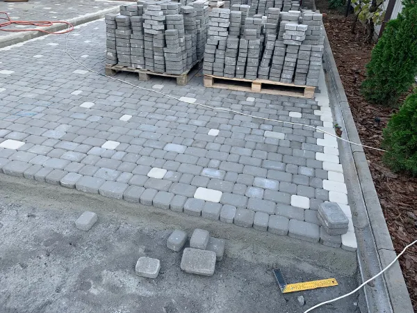 Замена 4 тыс. кв.м тротуарного полотна в планах по Заводскому району до конца года