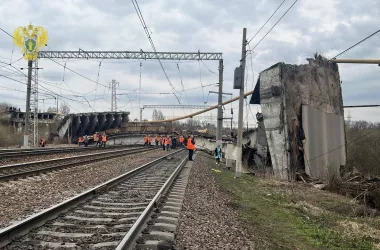 БЖД сообщает об изменениях в графике движения поездов из-за обрушения моста в Смоленской области