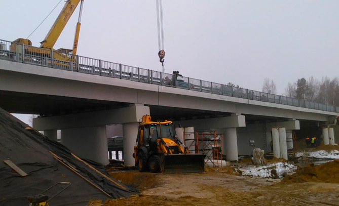 Ремонт мостов путепроводов. Ремонт мостов путепроводов. Путепровод. Иссо путепровод. Балочный автодорожный мост.